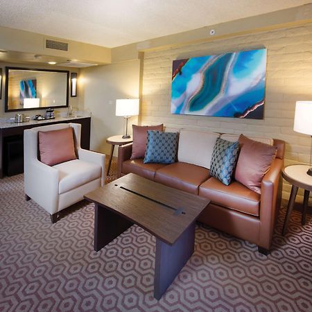 Doubletree Suites By Hilton Tucson-Williams Center Exterior photo