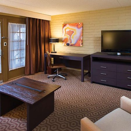 Doubletree Suites By Hilton Tucson-Williams Center Exterior photo