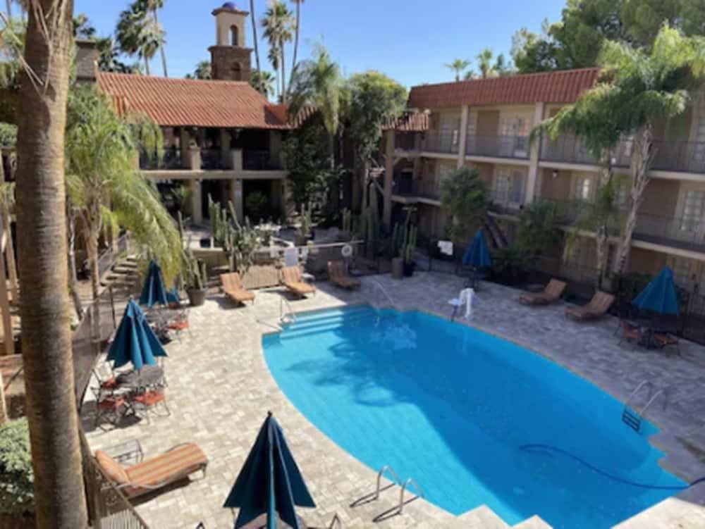 Doubletree Suites By Hilton Tucson-Williams Center Exterior photo