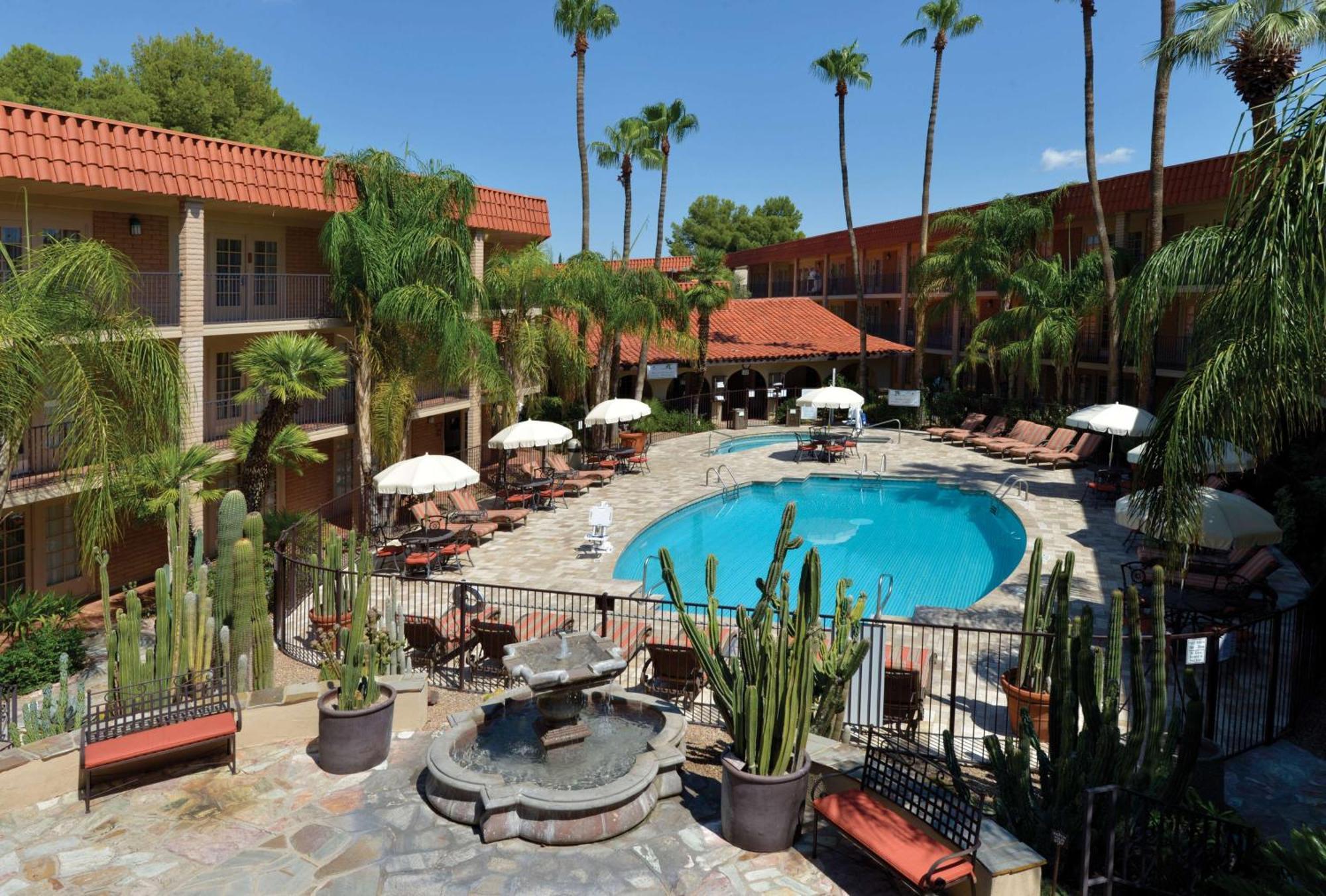Doubletree Suites By Hilton Tucson-Williams Center Exterior photo