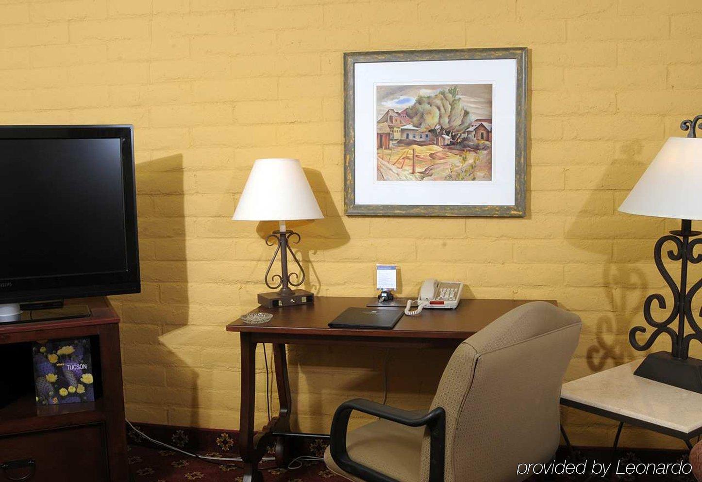 Doubletree Suites By Hilton Tucson-Williams Center Room photo